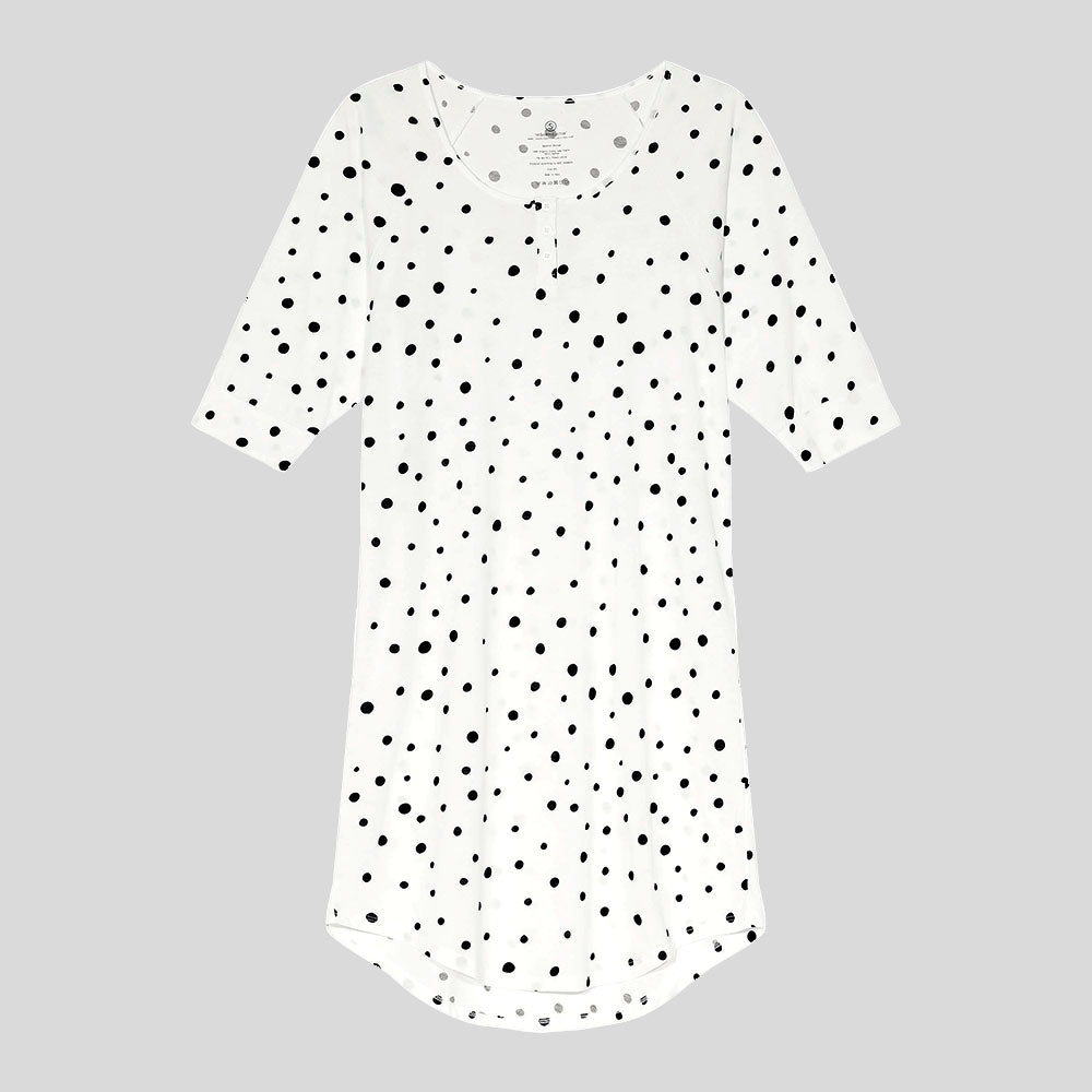 Knee long nightgown with 3/4 sleeves and 3 buttons in front. Color white, with black polka dots