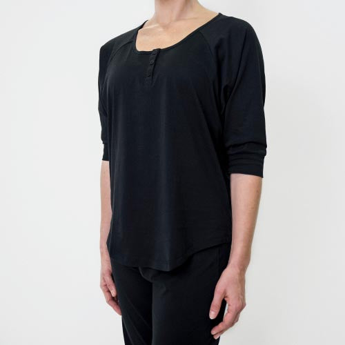 THE SLEEPY COLLECTION WOMEN'S PJ TOP BLACK